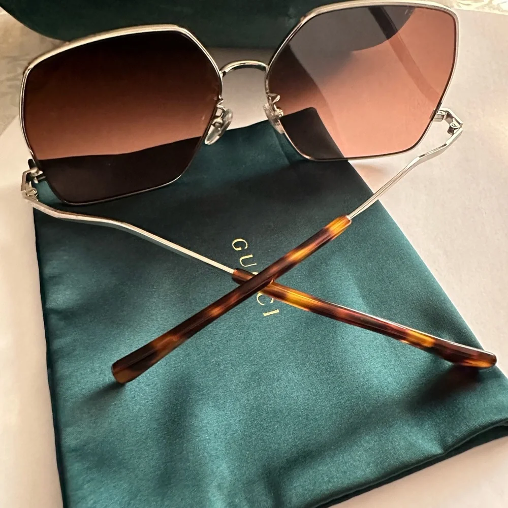 GUCCI  Square Sunglasses - Picture 12 of 13